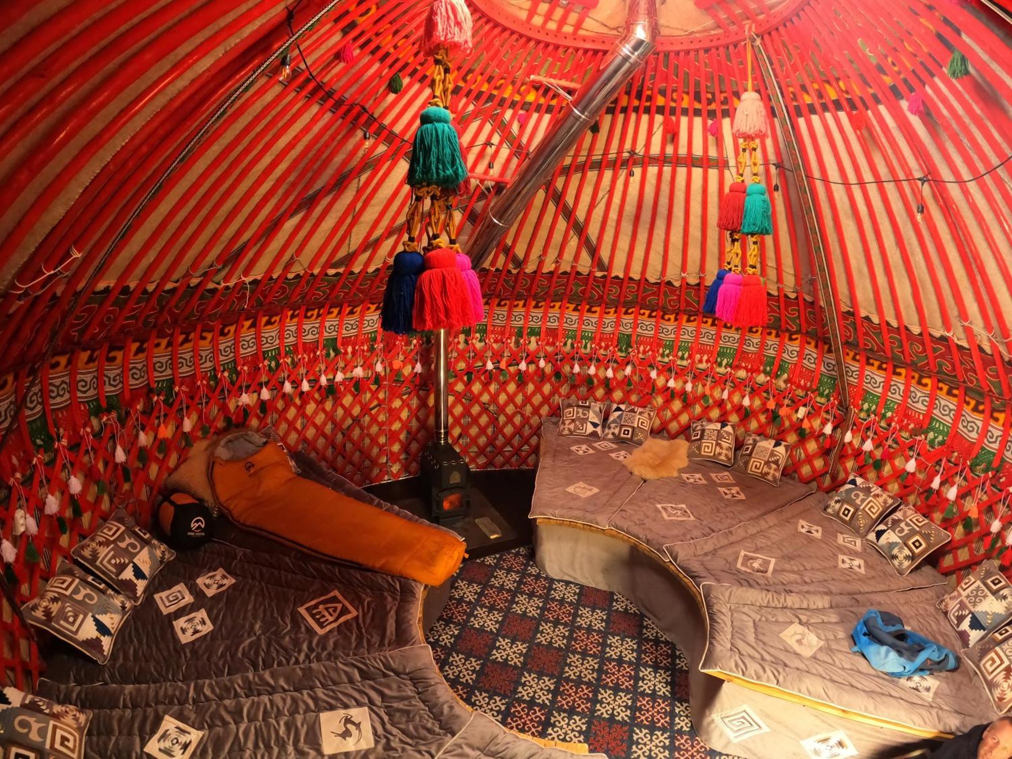 Mine Hostel Dzhergalan Jyrgalan Ngoại thất bức ảnh