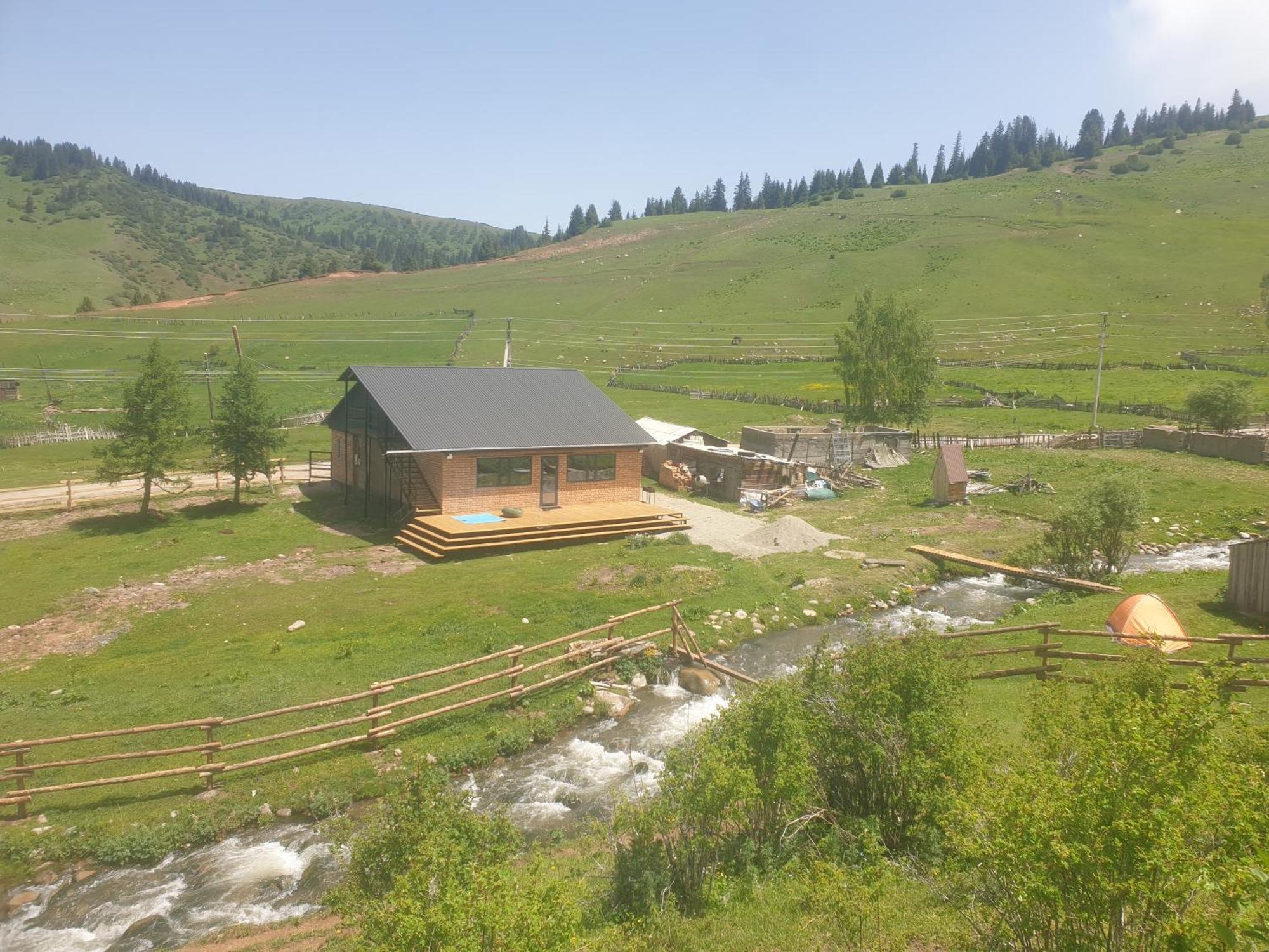 Mine Hostel Dzhergalan Jyrgalan Ngoại thất bức ảnh