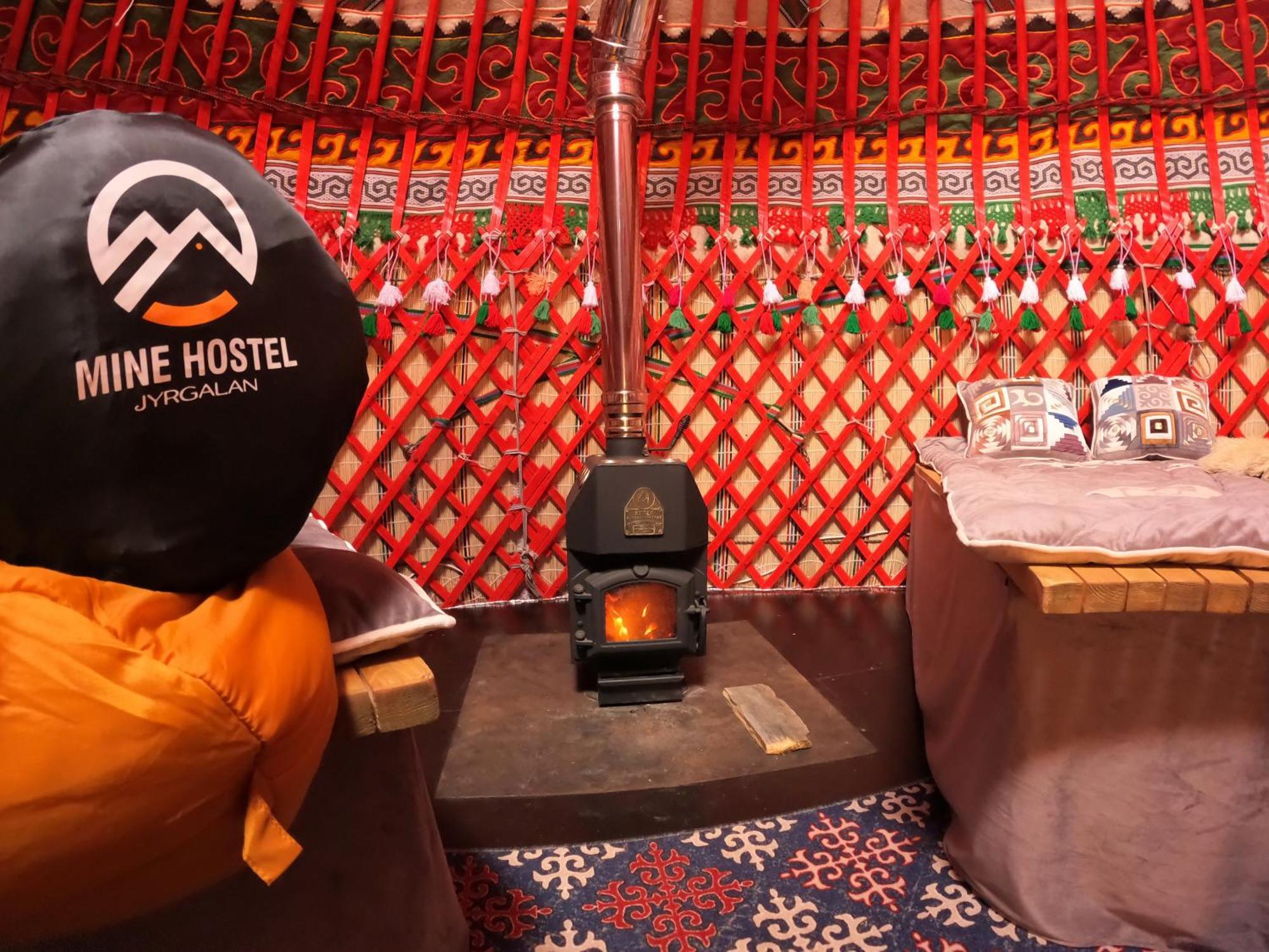 Mine Hostel Dzhergalan Jyrgalan Ngoại thất bức ảnh