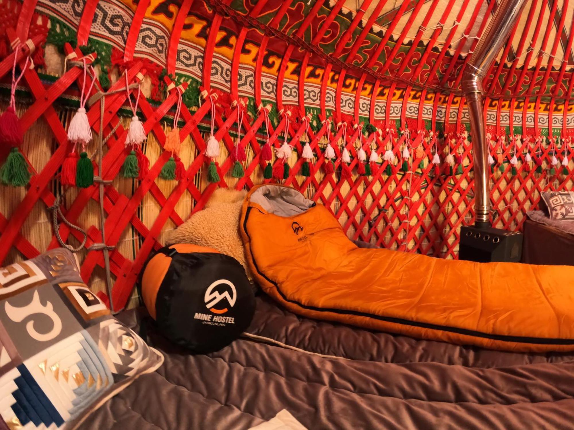 Mine Hostel Dzhergalan Jyrgalan Ngoại thất bức ảnh